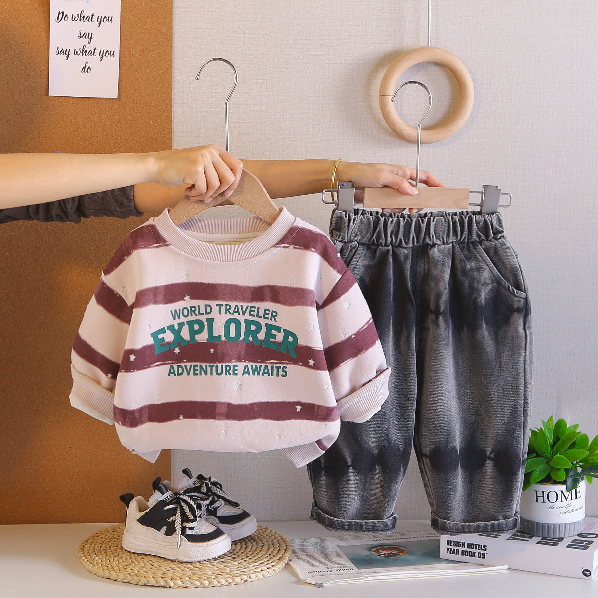 Spring and Autumn striped letter round neck long sleeved two-piece set