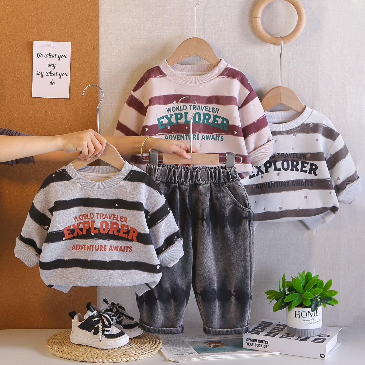Spring and Autumn striped letter round neck long sleeved two-piece set